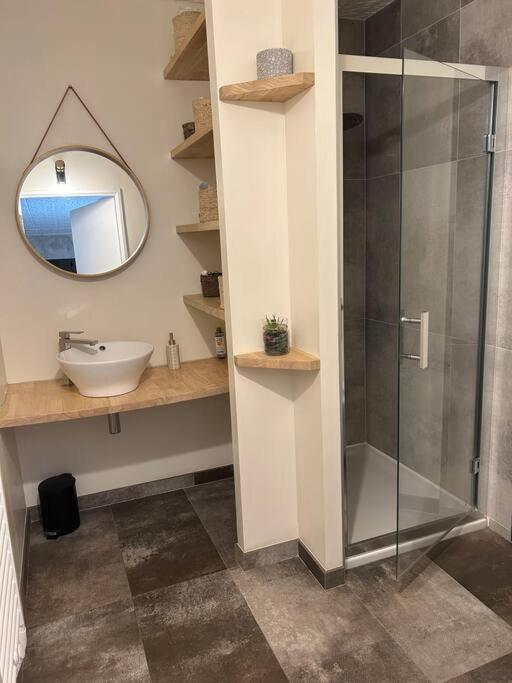 Apartmán Au Coeur Des Bois Saint-Germain-du-Salembre Exteriér fotografie