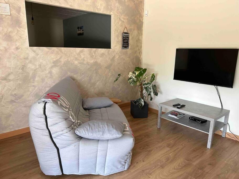Apartmán Au Coeur Des Bois Saint-Germain-du-Salembre Exteriér fotografie